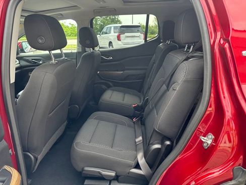 Used 2022 GMC Acadia SLE w/ Driver Convenience Package image 29