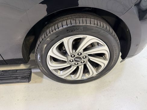 Used 2023 Lincoln Navigator Reserve AWD/4WD image 31
