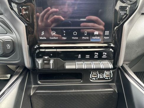 Used 2023 RAM 1500 Laramie w/ Night Edition AWD/4WD image 34