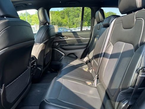 Used 2023 Jeep Grand Cherokee Overland image 19