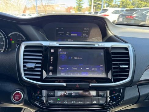 Used 2016 Honda Accord EX image 17