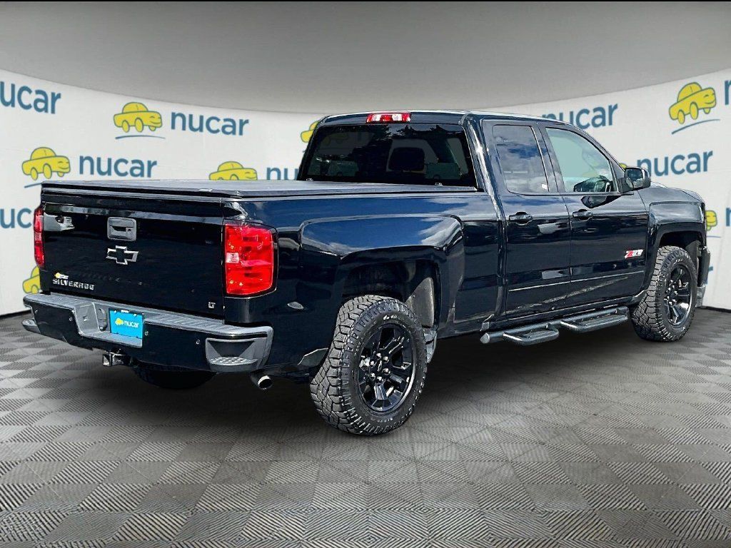 Used 2017 Chevrolet Silverado 1500 LT w/ Midnight Edition AWD/4WD image 6