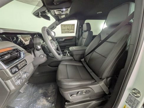New 2026 GMC Yukon XL Denali w/ LPO, Floor Liner Package image 16
