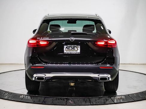 Used 2025 Mercedes-Benz GLA 250 image 3