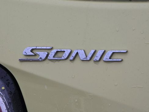 Certified 2017 Chevrolet Sonic LT w/ Convenience Package image 33