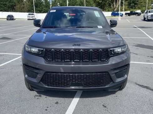 New 2025 Jeep Grand Cherokee Altitude w/ Trailer Tow Package image 10
