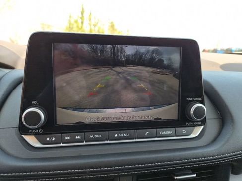 Used 2023 Nissan Rogue SV w/ SV Premium B Package image 28