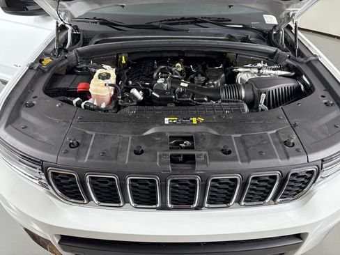 Used 2022 Jeep Grand Cherokee L Laredo w/ Luxury Tech Group I image 46