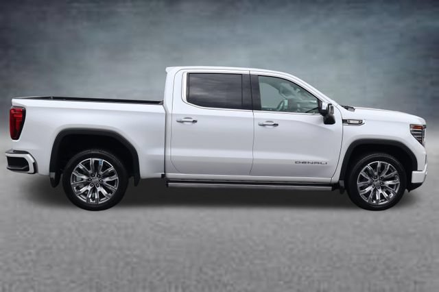 Used 2023 GMC Sierra 1500 Denali w/ Denali Reserve Package AWD/4WD image 2