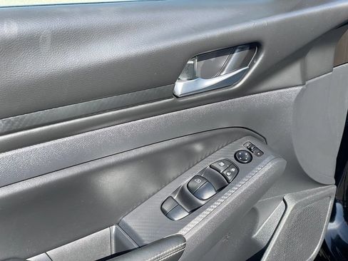 Certified 2024 Nissan Altima 2.5 SV AWD/4WD image 15