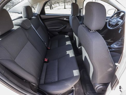 Used 2017 Ford Focus SE image 34