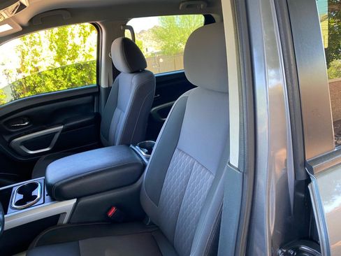 Used 2021 Nissan Titan SV w/ SV Convenience Package RWD image 21