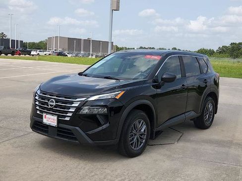 Certified 2025 Nissan Rogue S FWD image 9
