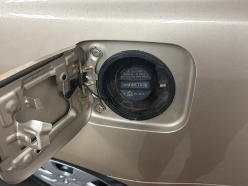 Used 2011 Toyota Camry FWD image 29