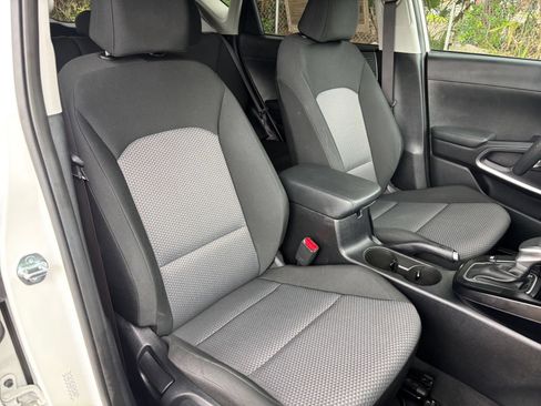 Used 2025 Kia Soul LX w/ LX Technology Package FWD image 35