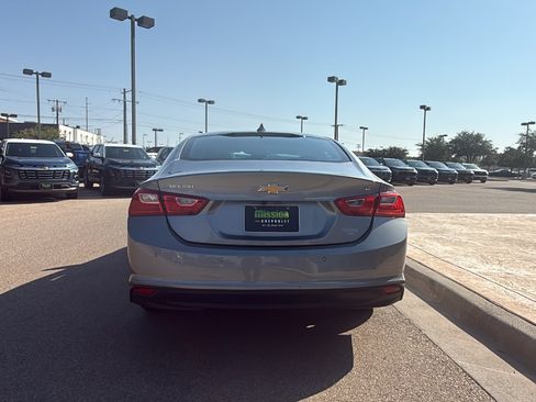 Used 2025 Chevrolet Malibu LT FWD image 7
