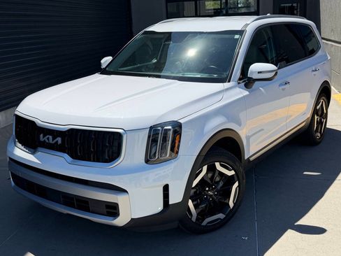 Used 2023 Kia Telluride S AWD/4WD image 2