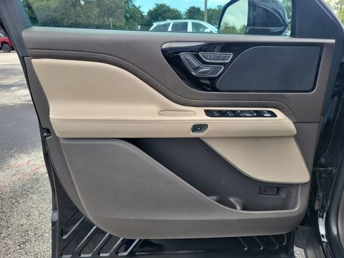Certified 2023 Lincoln Aviator 2WD w/ Class IV Trailer Tow Package image 17