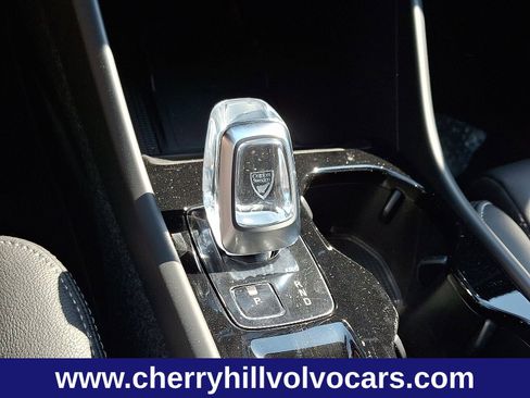 New 2025 Volvo XC40 B5 Plus w/ Protection Package Premier image 16