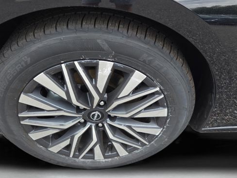 Used 2024 Nissan Altima 2.5 SV image 9