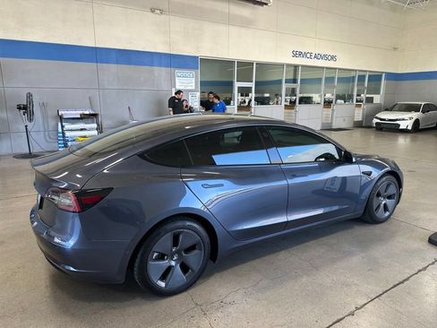 Used 2021 Tesla Model 3 Standard Range Plus RWD image 9
