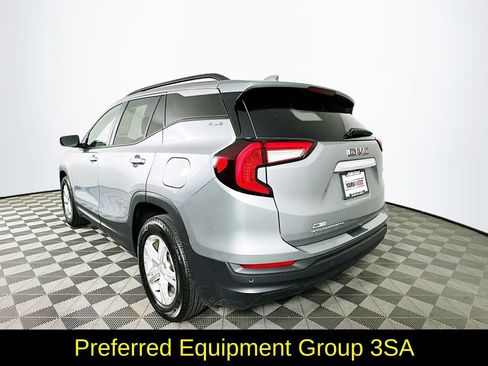 Used 2024 GMC Terrain SLE w/ Driver Convenience Package image 7
