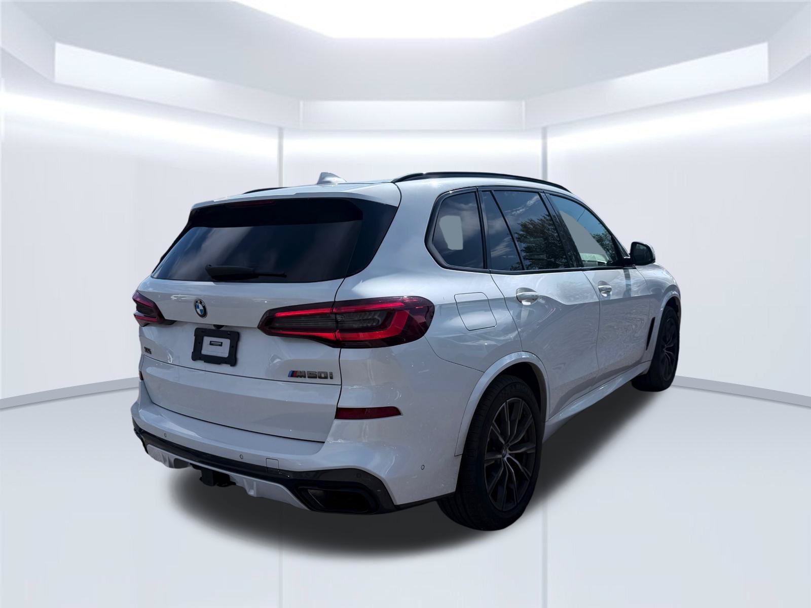 Used 2021 BMW X5 M50i w/ Executive Package AWD/4WD image 3