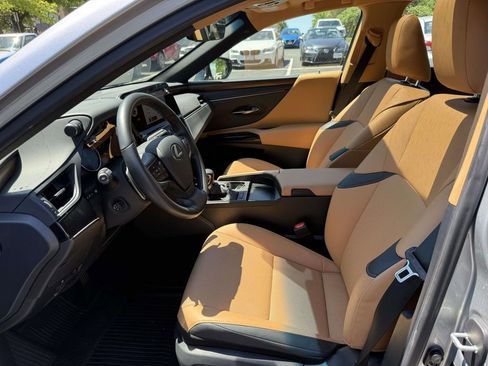 Used 2025 Lexus ES 350 w/ Premium Package FWD image 13