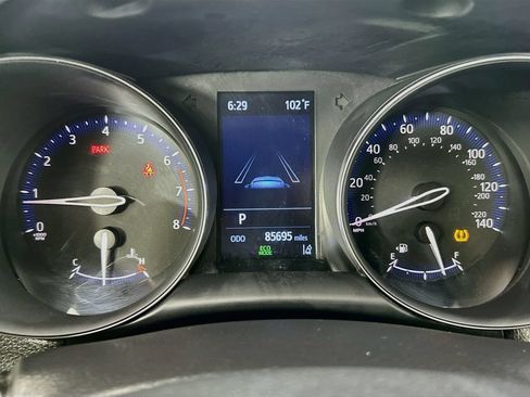 Used 2020 Toyota C-HR XLE FWD image 32