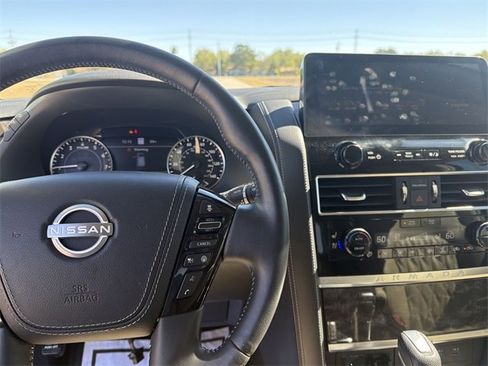 Used 2021 Nissan Armada Platinum image 11