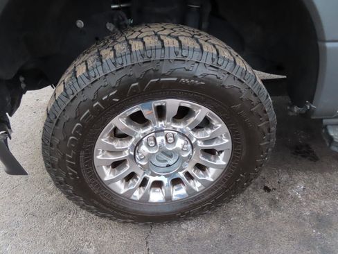 Used 2022 Ford F250 Lariat w/ Chrome Package image 11