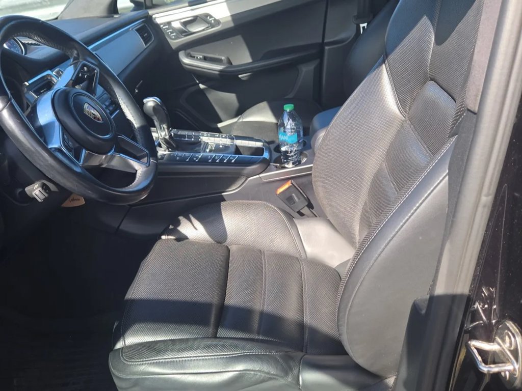 Used 2017 Porsche Macan Turbo AWD/4WD image 3