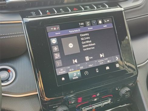 New 2025 Jeep Grand Cherokee L Altitude image 24