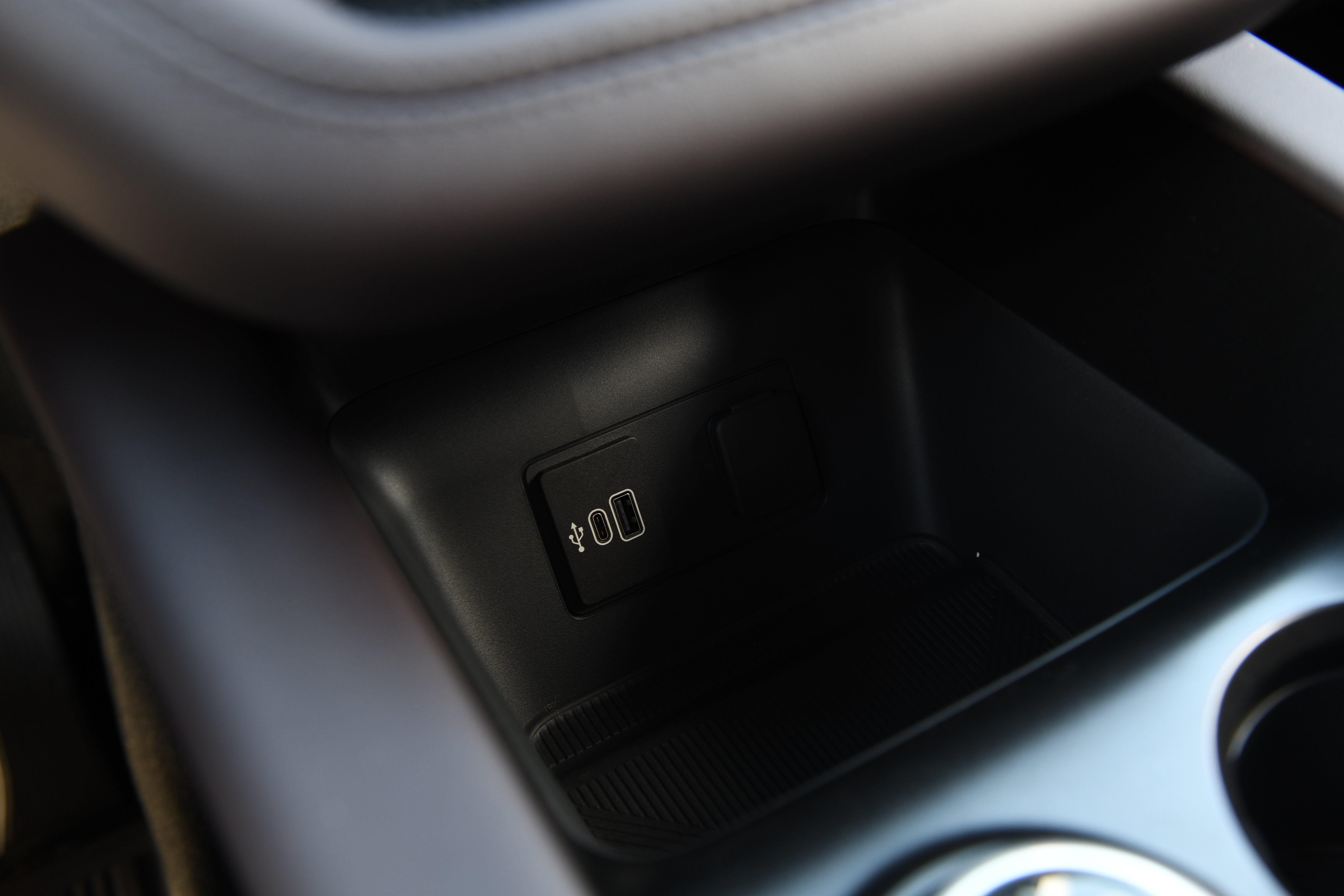 New 2027 Ford Explorer Platinum RWD image 25