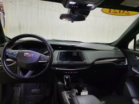 Used 2021 Cadillac XT4 Luxury w/ Driver Awareness Package image 4
