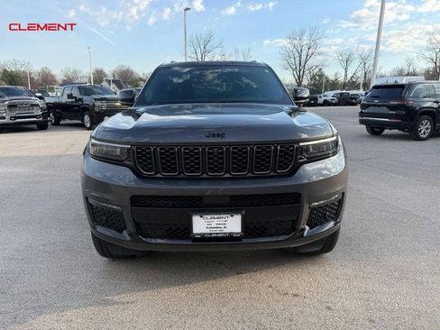 Used 2023 Jeep Grand Cherokee L Summit w/ High Altitude Package image 12