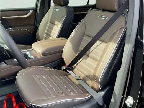 New 2026 GMC Acadia Denali Ultimate w/ LPO, Floor Liner Package image 42