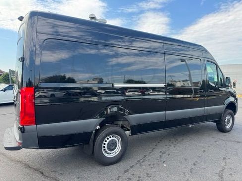 Used 2023 Mercedes-Benz Sprinter 2500 w/ Acoustic Package image 20