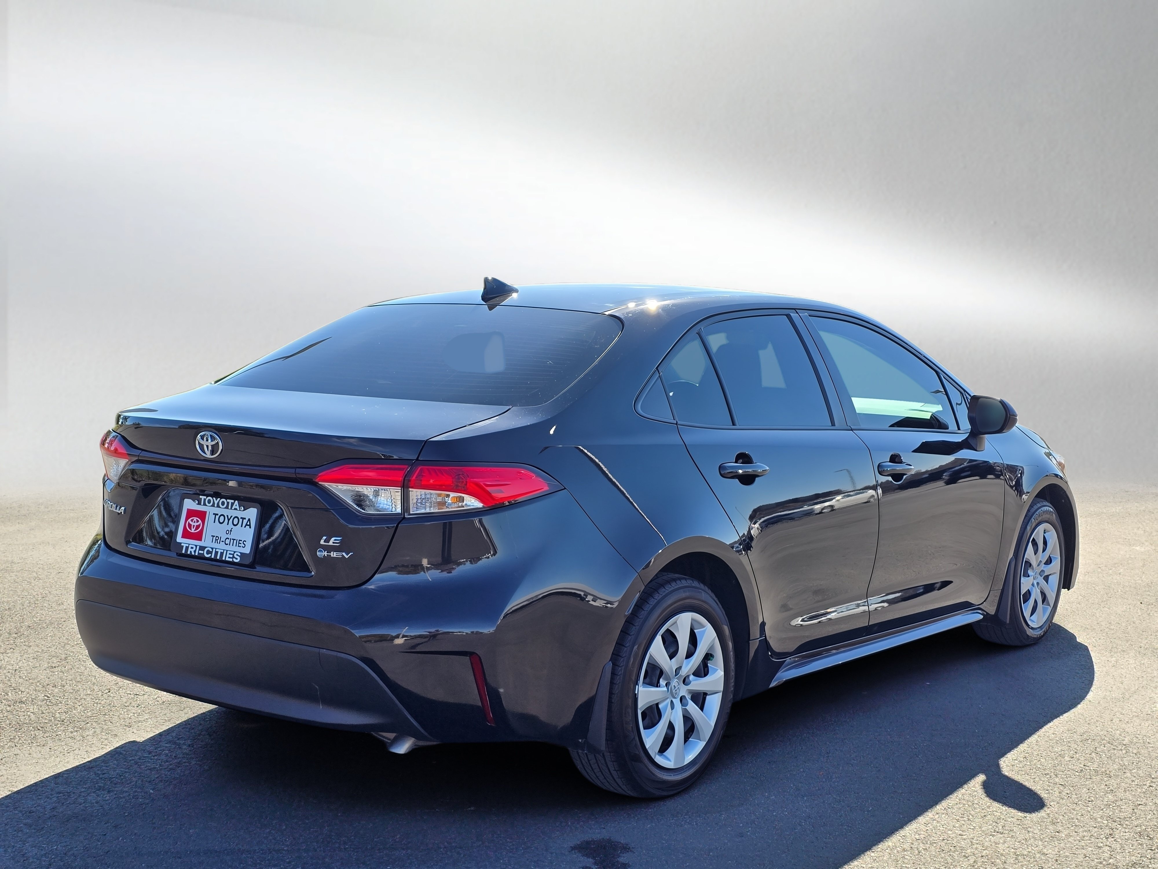 Certified 2026 Toyota Corolla LE FWD image 5