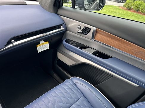 New 2026 Cadillac Vistiq Premium Luxury image 16