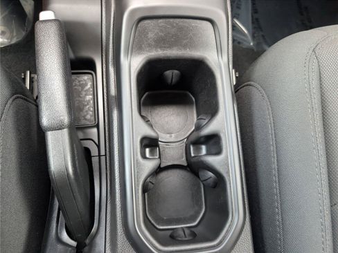 Used 2022 Jeep Wrangler Sport AWD/4WD image 18
