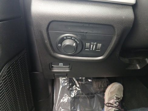 Certified 2023 Jeep Grand Cherokee Altitude image 32