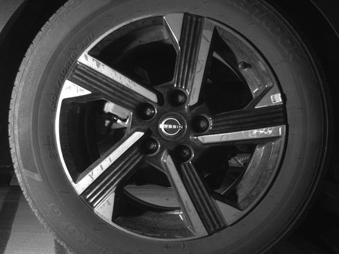 Used 2025 Nissan Sentra SV image 15