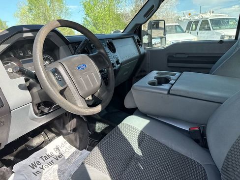 Used 2012 Ford F250 XL w/ Snow Plow Prep Pkg image 28