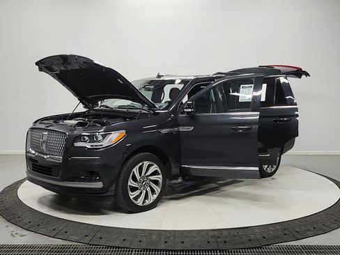 Used 2023 Lincoln Navigator Reserve AWD/4WD image 11