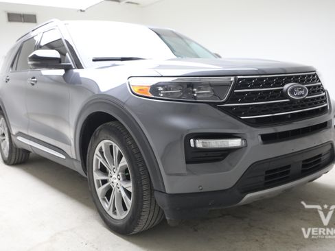 Used 2022 Ford Explorer XLT w/ Equipment Group 202A RWD image 6