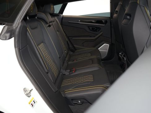 Used 2025 Lamborghini Urus SE AWD/4WD image 24