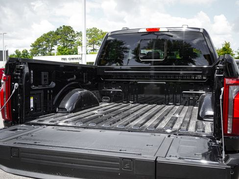 Used 2025 Ford F150 Lariat w/ Bed Utility Package AWD/4WD image 34