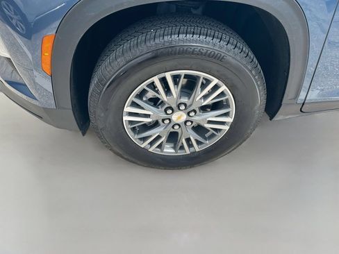 Used 2026 Chevrolet Traverse LT FWD image 32