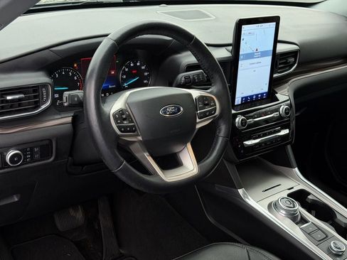 Certified 2022 Ford Explorer Limited w/ Limited Technology Package image 25